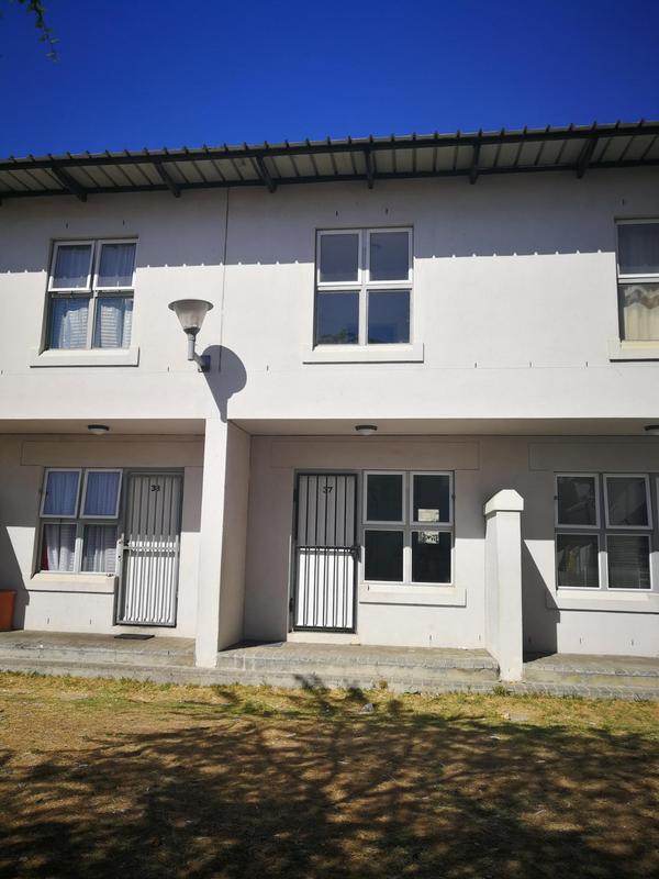 To Let 2 Bedroom Property for Rent in Steenberg Western Cape